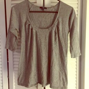 3/4 sleeve grey GAP shirt